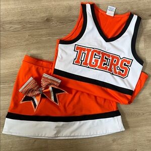 Orange and White Varsity Texas Cheerleading Uniform with Bow, size Medium Womens